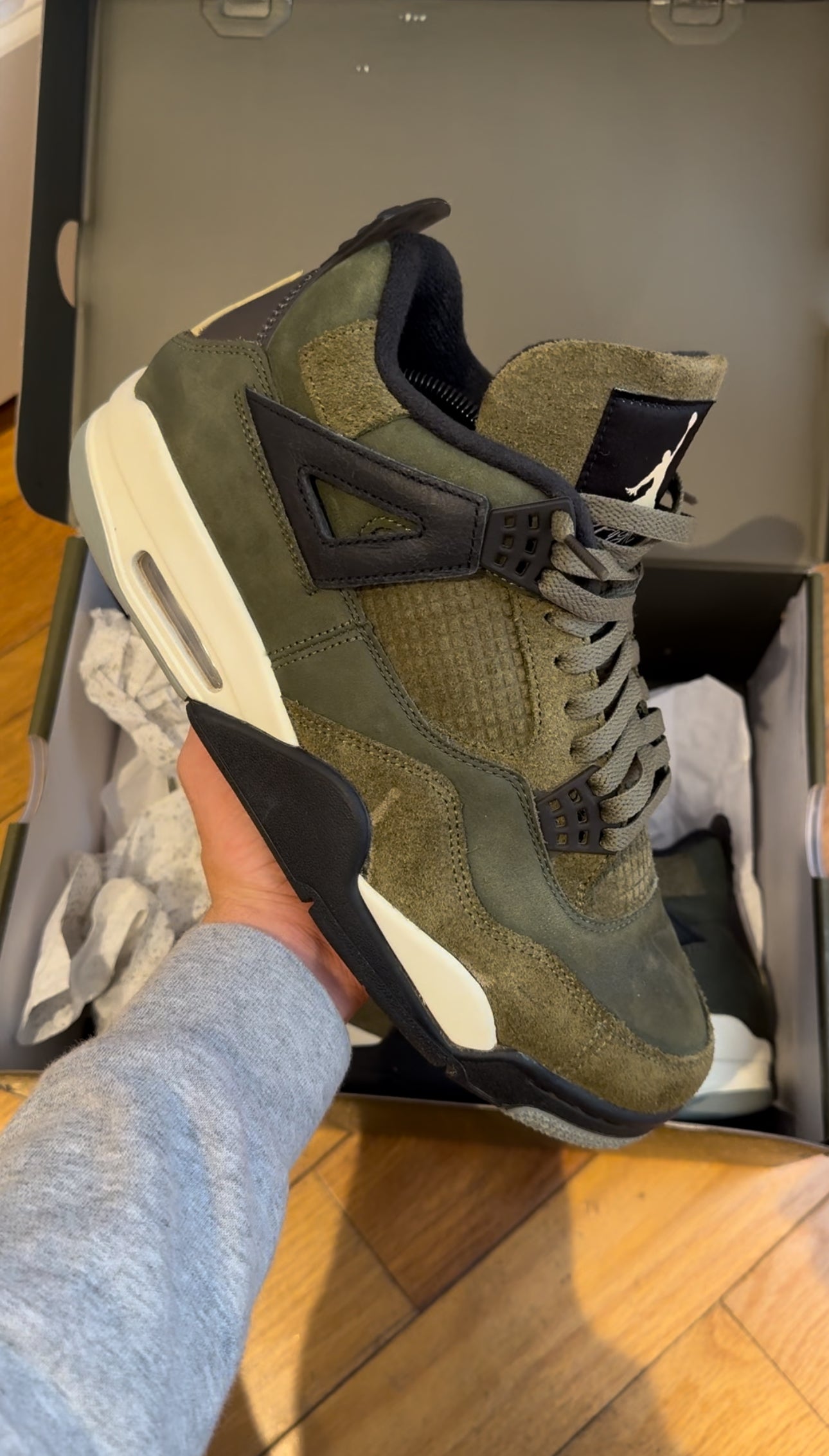 Air Jordan 4 Retro SE Craft ‘Olive’